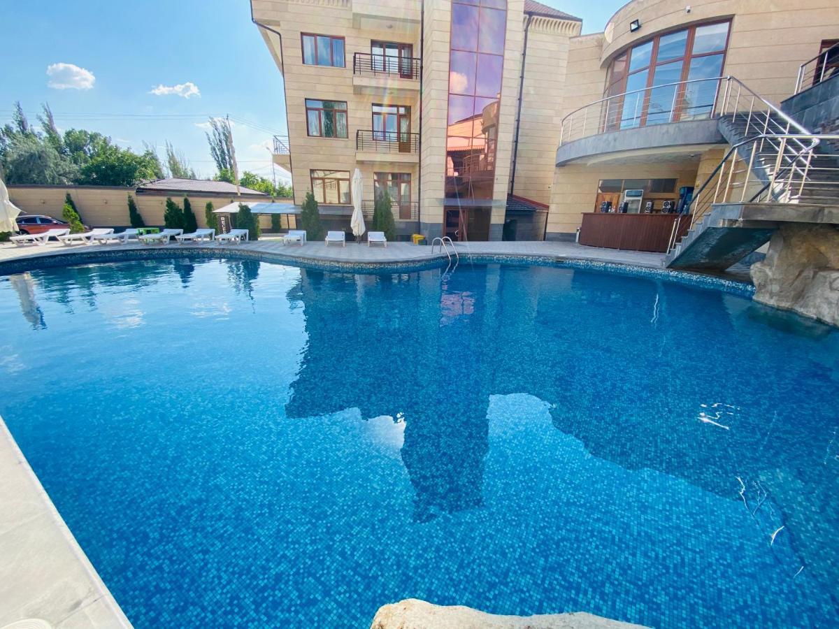 Grand Hills Hotel Yerevan Exterior photo