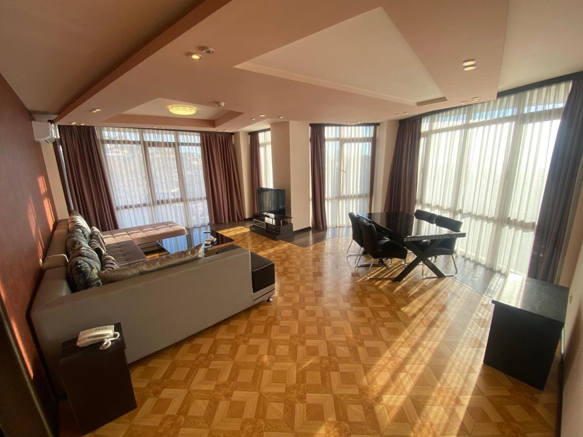 Grand Hills Hotel Yerevan Exterior photo