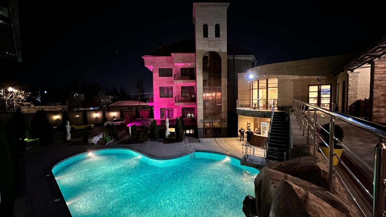 Grand Hills Hotel Yerevan Exterior photo
