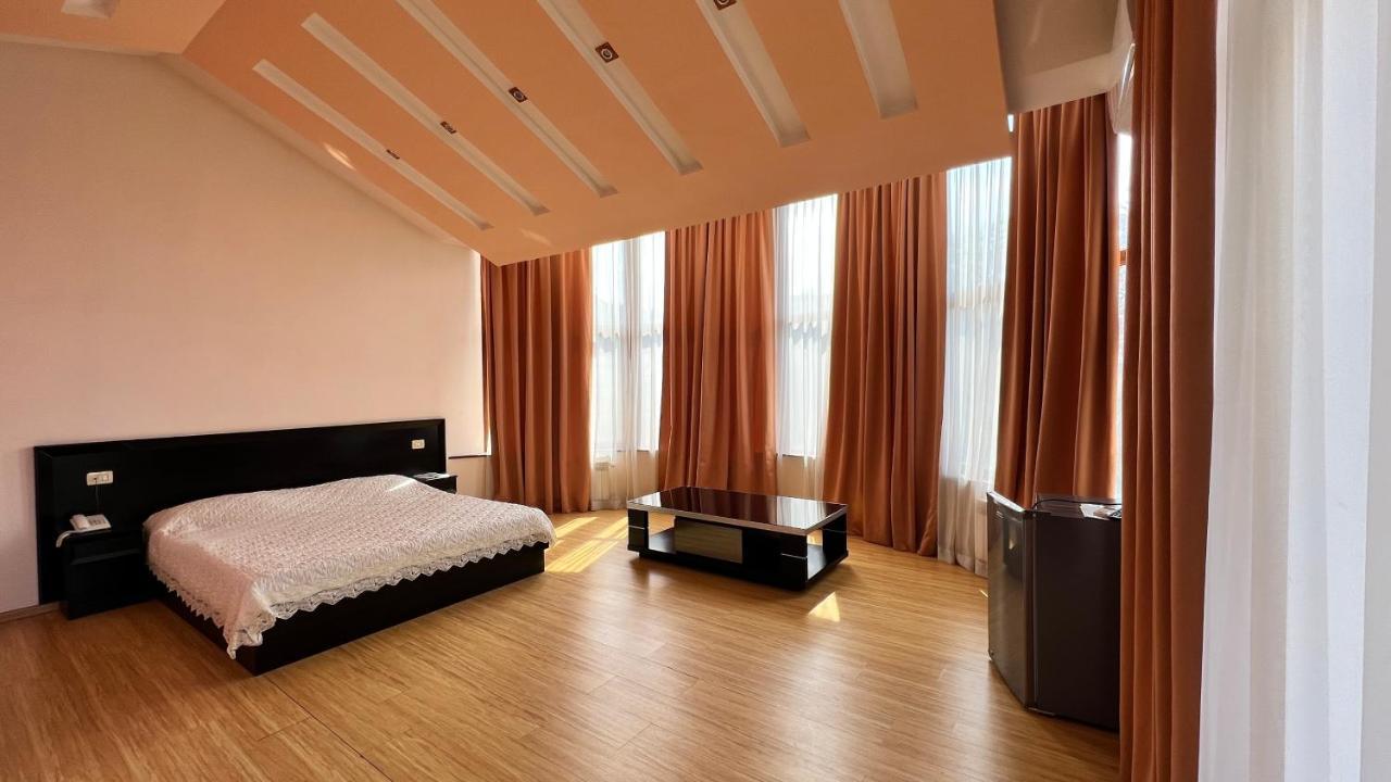 Grand Hills Hotel Yerevan Exterior photo